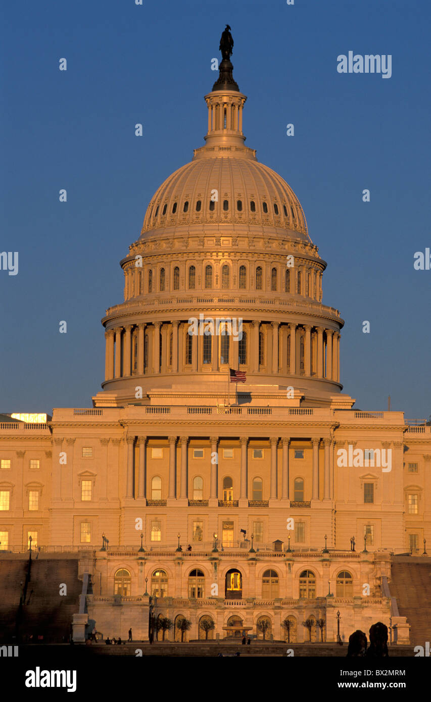 US Capitol Mall Washington D.C. USA Amérique du Nord du gouvernement de l'eau ambiance crépusculaire Banque D'Images