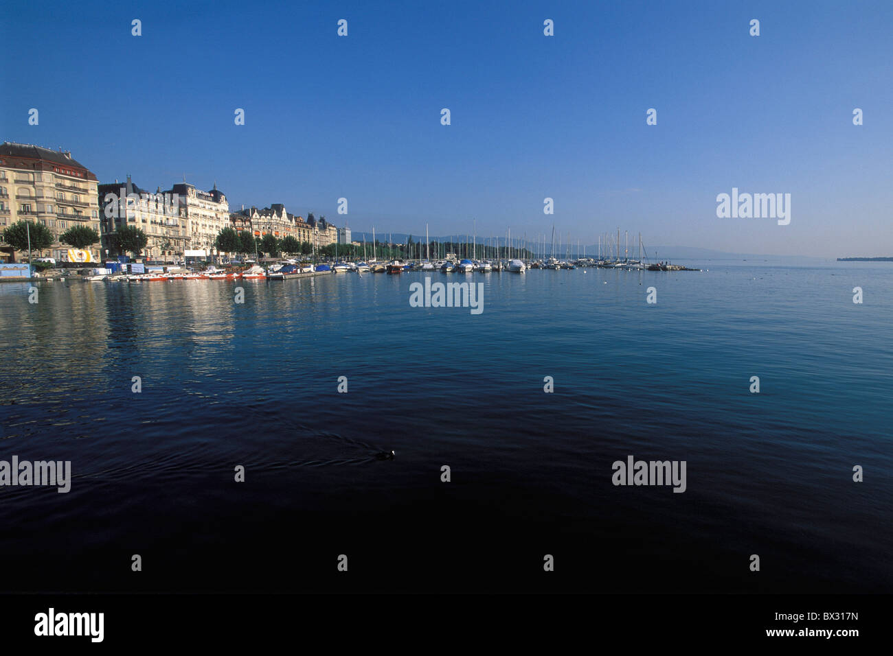 Ville de Genève ville La rade de Genève bassin du port bateaux Lac de ...