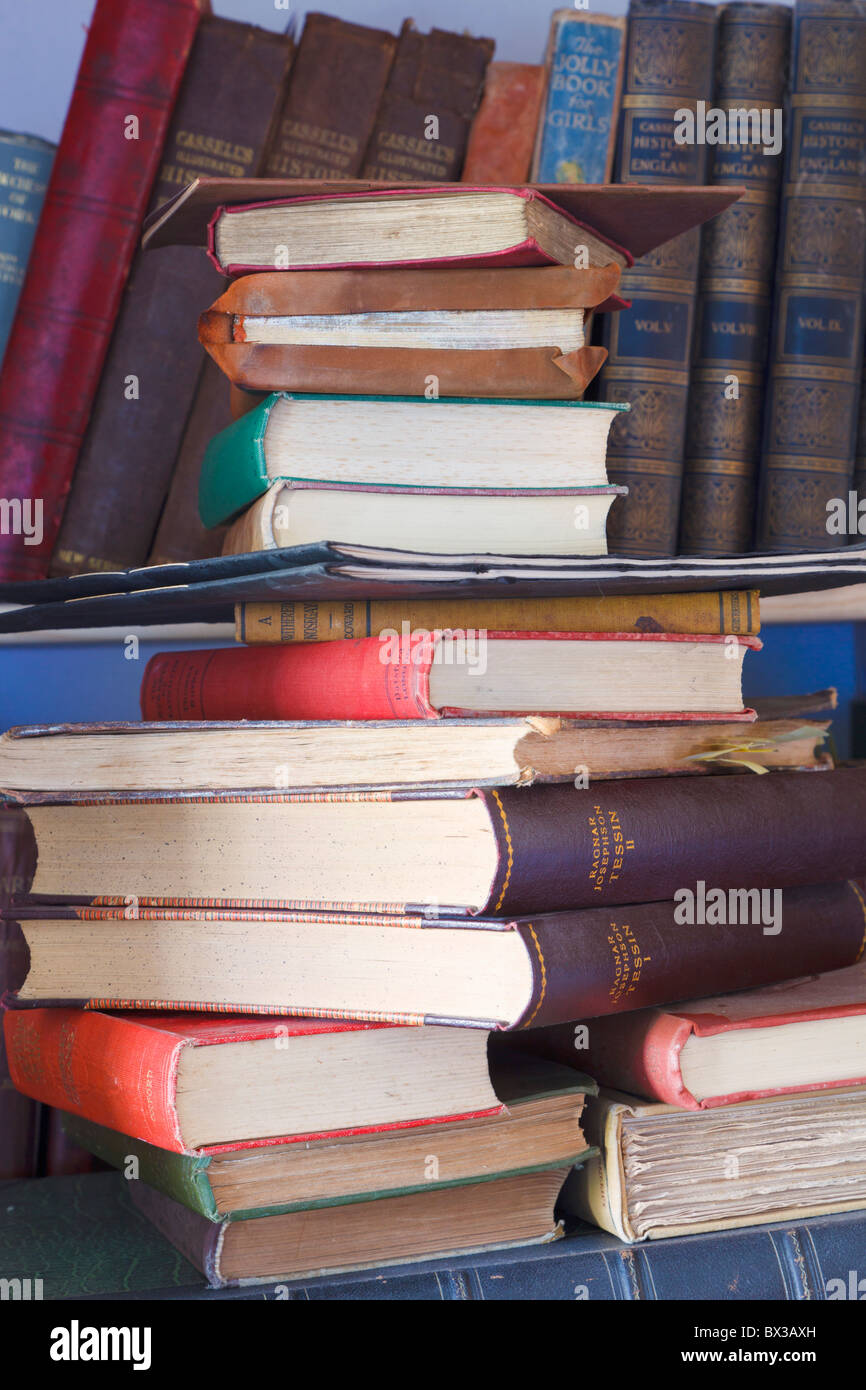 De vieux livres de collection d'auteur de Banque D'Images