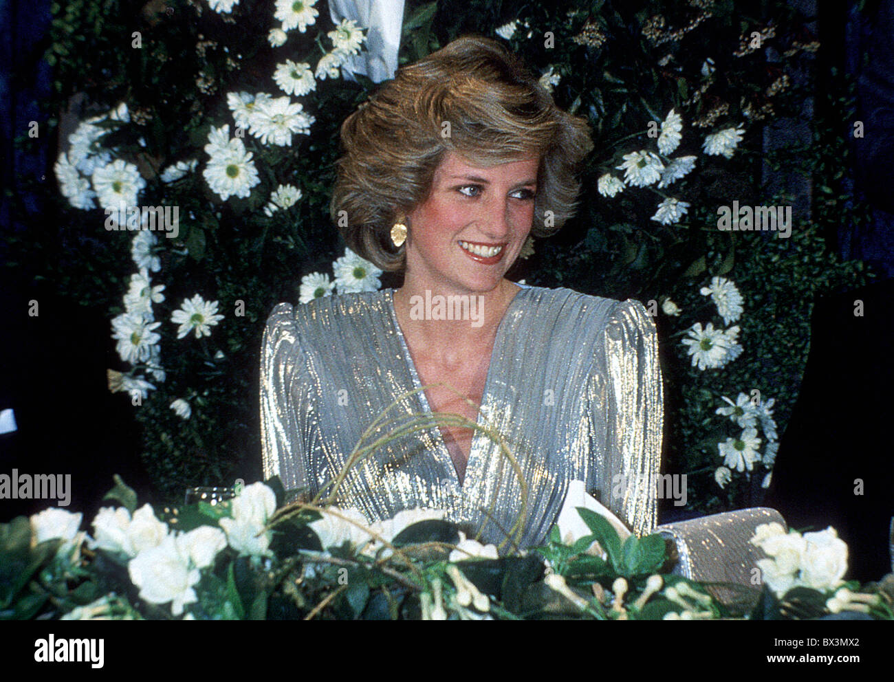 La princesse Diana, la princesse de Galles, portant une robe de Bruce Oldfield Banque D'Images