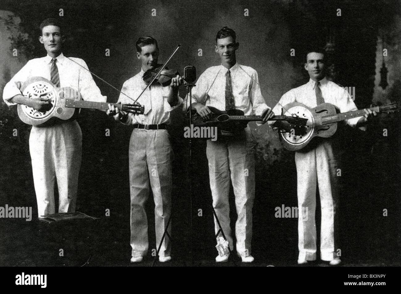 La musique Cajun RAMBLERS MICOCOULIER bande quant à 1935, le nom de leur ville natale en Louisiane Banque D'Images