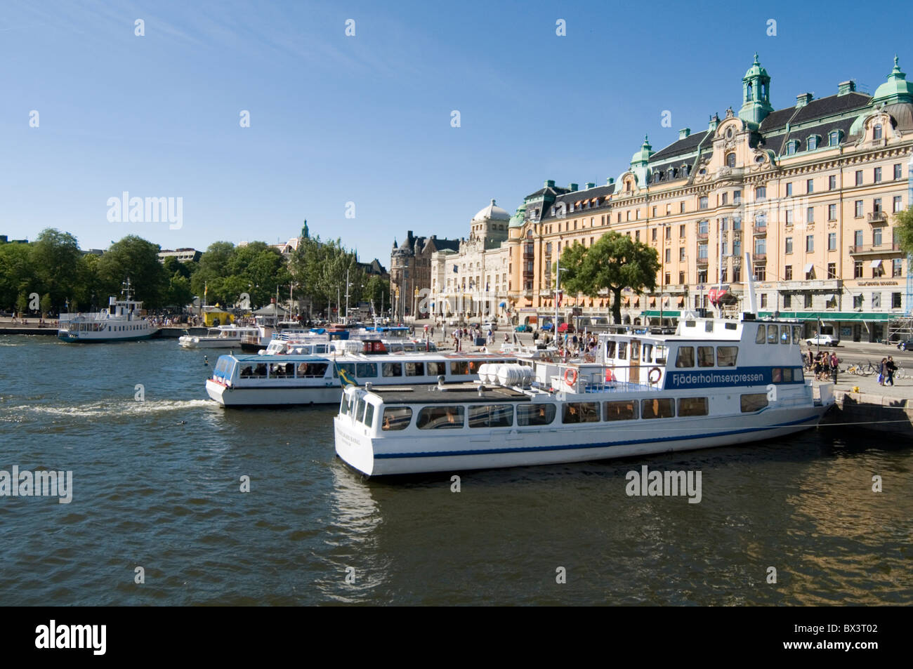 Voir de vue stockholm bateau bateaux touristiques touristique d'une île à l'autre journée de visite de la journée voyage tourisme daytrippers suè Banque D'Images