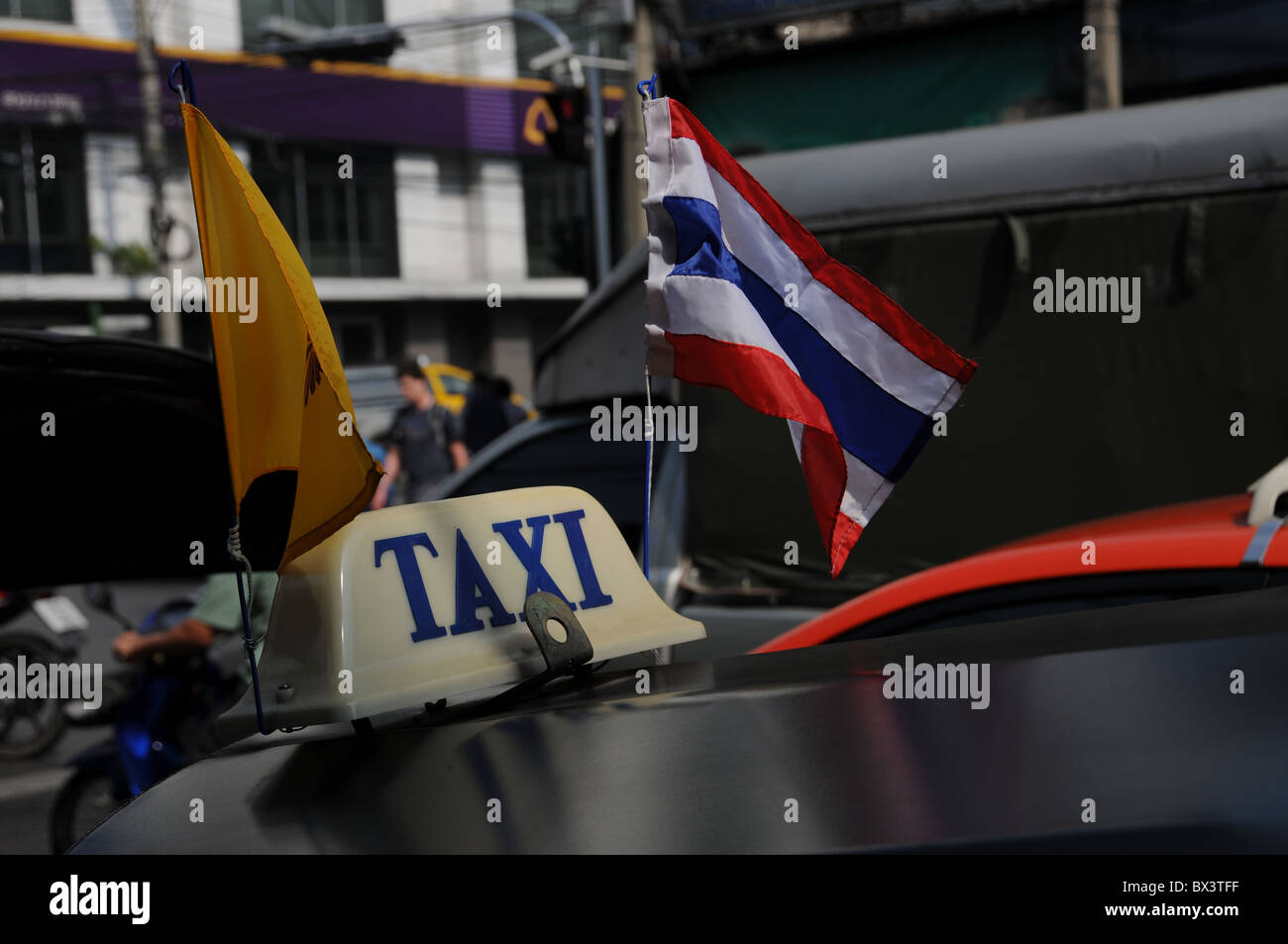 Enseigne sur un tuk tuk thaïlandais Banque D'Images