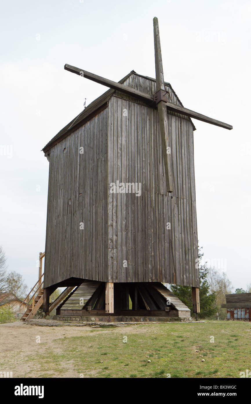 Ancien moulin à vent en bois, Pologne, Kashuby Banque D'Images