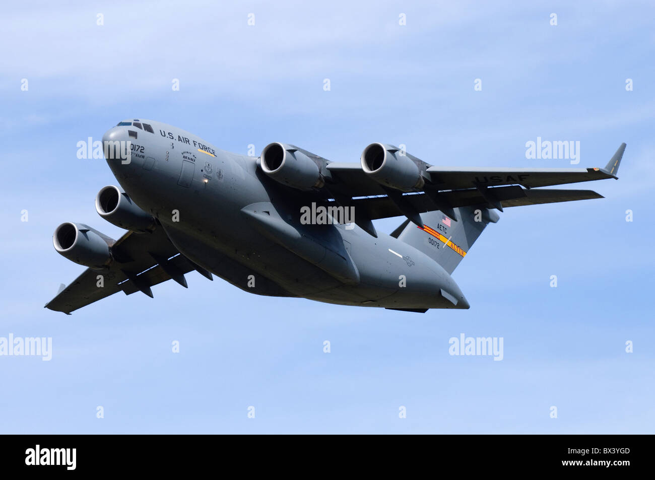 Boeing C-17A Globemaster exploités par l'US Air Force en sortir après son décollage de RAF Fairford Banque D'Images