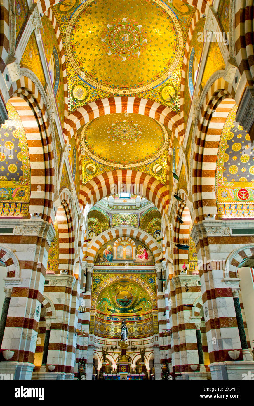 Intérieur de la Basilique de Notre-Dame de la Garde, construite en 1864 de  style néo-byzantin, Marseille, France Photo Stock - Alamy