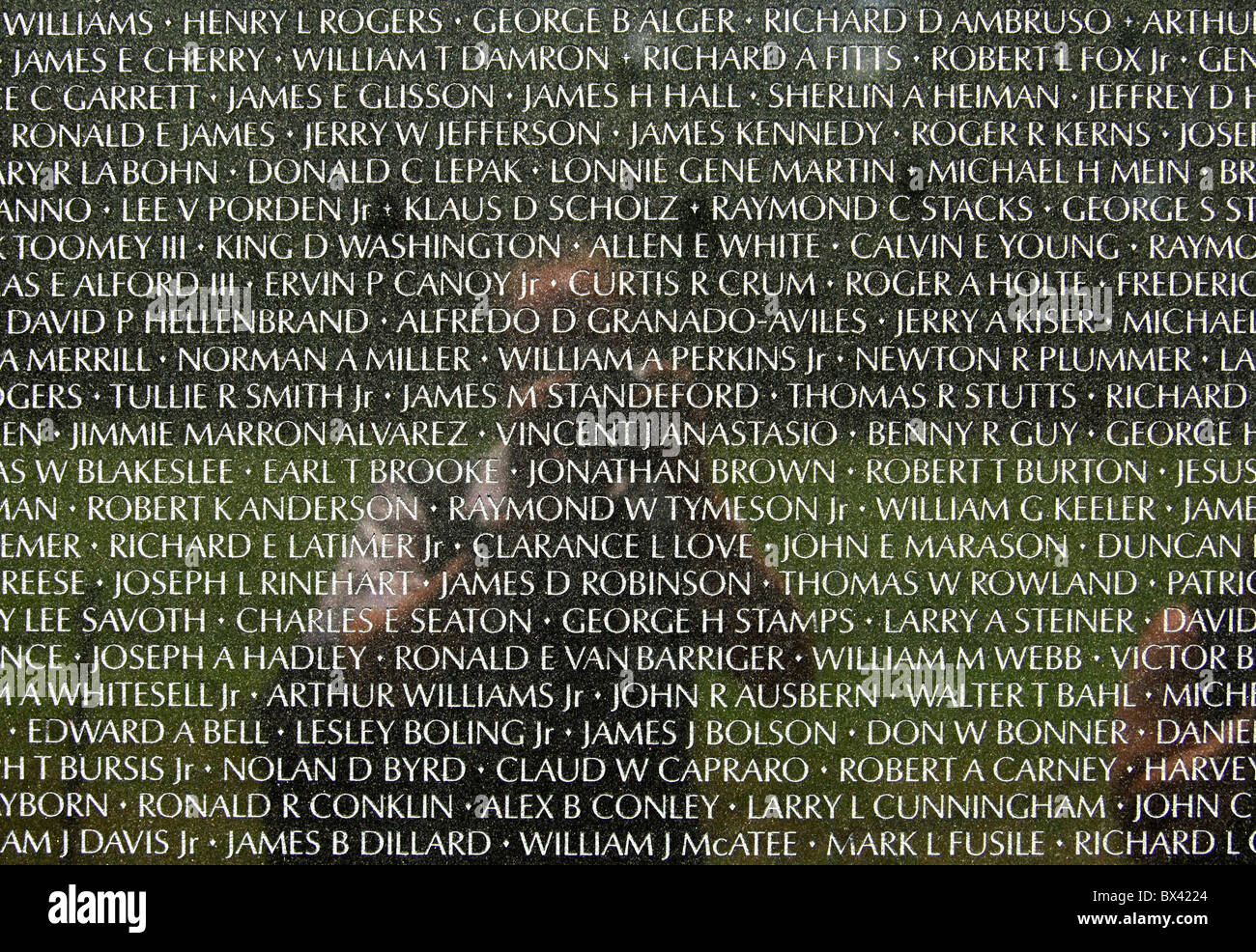 Afficher le panneau Nom de noms de service américain tombé les hommes de la guerre du Vietnam,Vietnam Veterans Memorial Wall,Washington, D.C., USA Banque D'Images