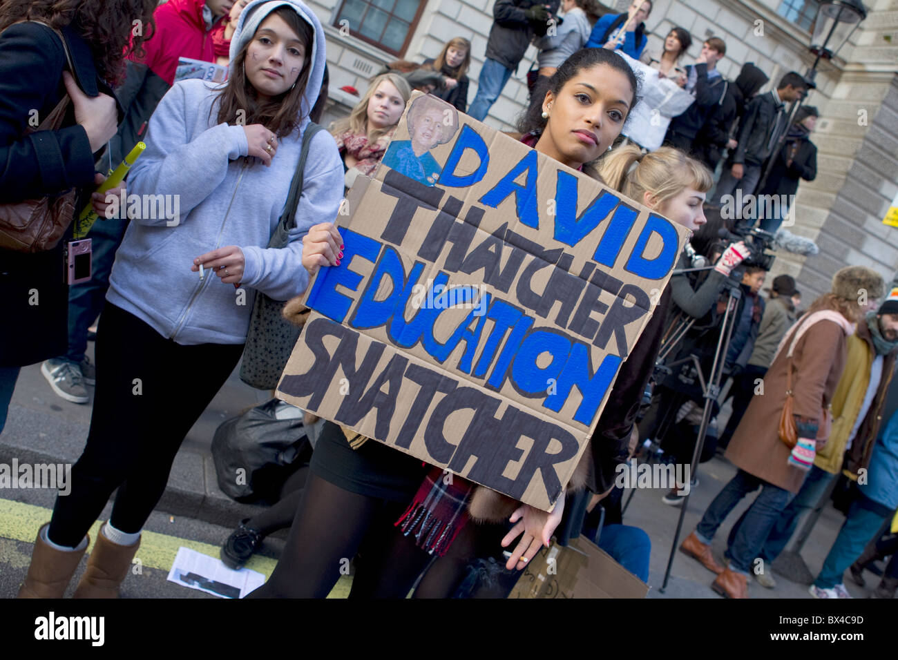 Étudiants qui manifestaient contre l'augmentation des frais de scolarité,Whitehall, Londres Novembre 2010 Banque D'Images