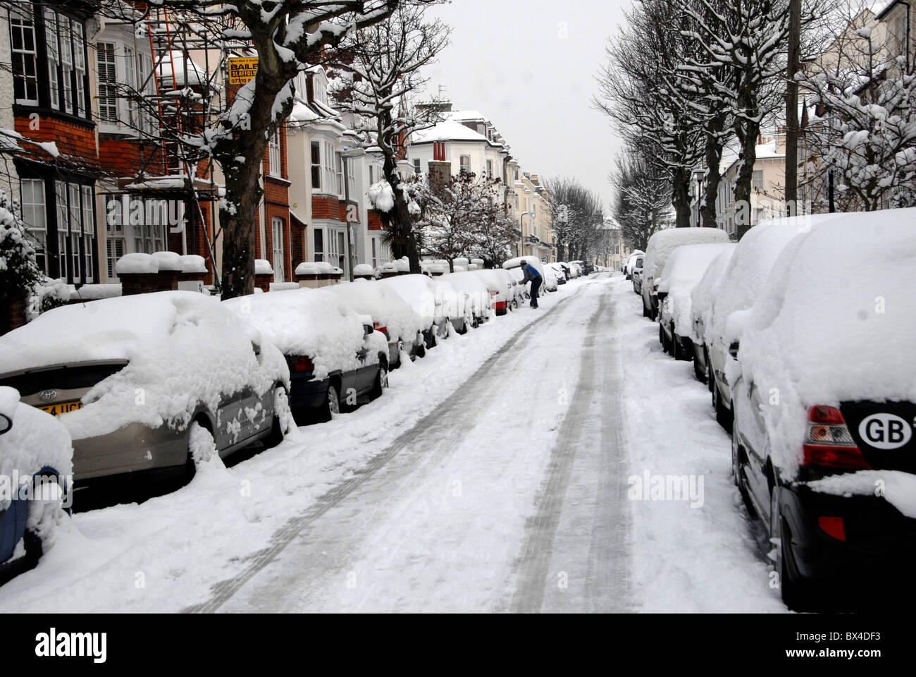 Les rues de la neige liée à Brighton au cours de fortes chutes de neige en hiver, Sussex, UK Banque D'Images