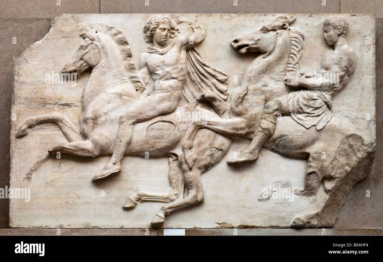 Frise du Parthénon représentant dalle éphèbes montés. Banque D'Images