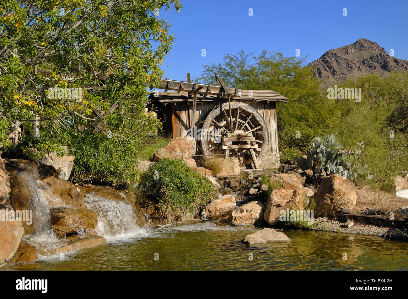 Stage-ensemble d'un moulin à eau à l'ancien Film Studios, près de Tucson en Arizona, États-Unis Banque D'Images