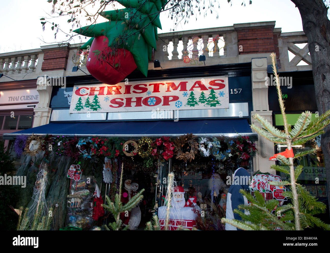 Boutique de Noël dans le nord de Londres Banque D'Images