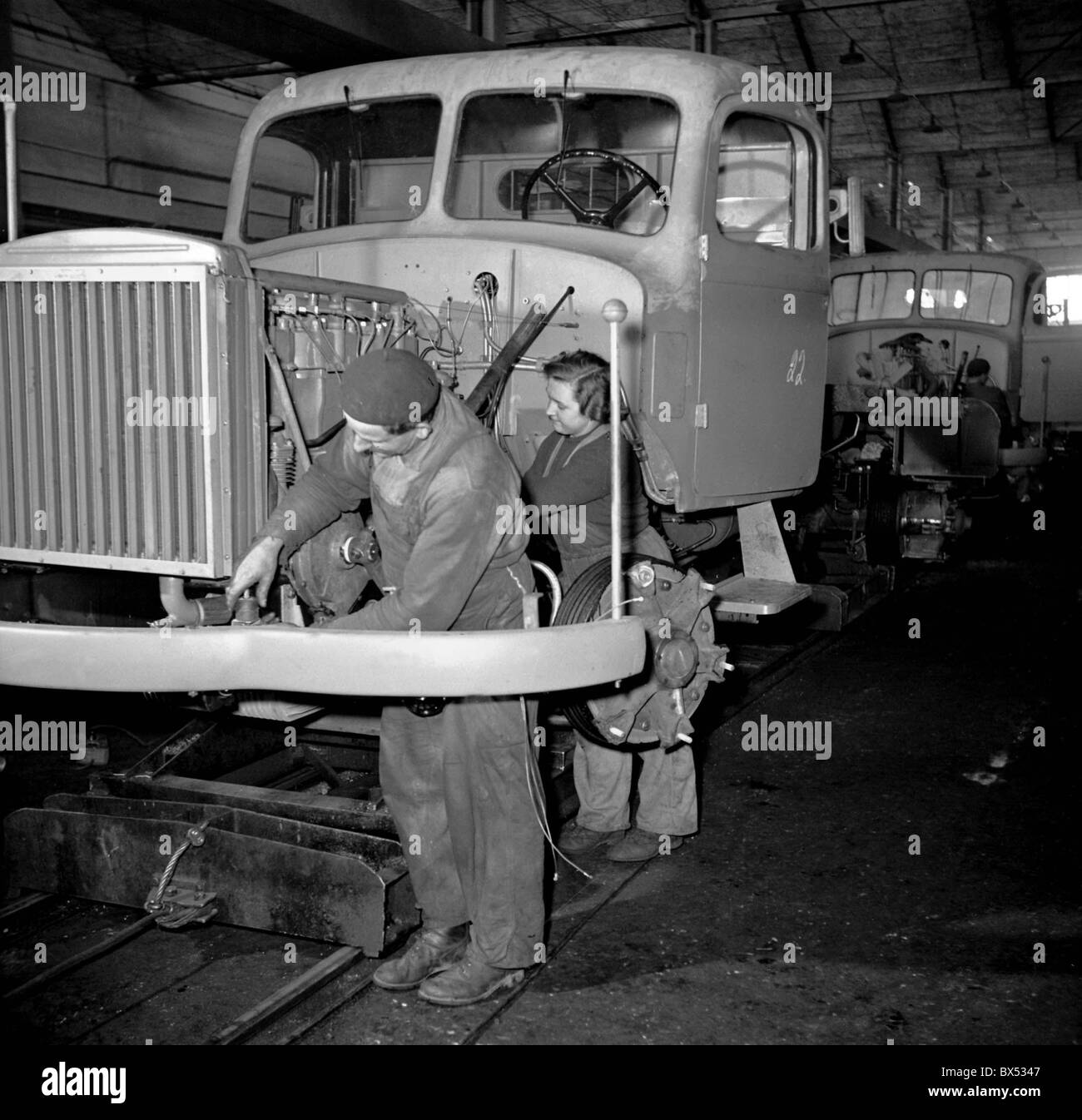 La production de camions à RS 706 Liaz Liaz Mnichovo Hradiste en usine, de la Tchécoslovaquie, 1956. CTK Karel Mevald/Photo Banque D'Images