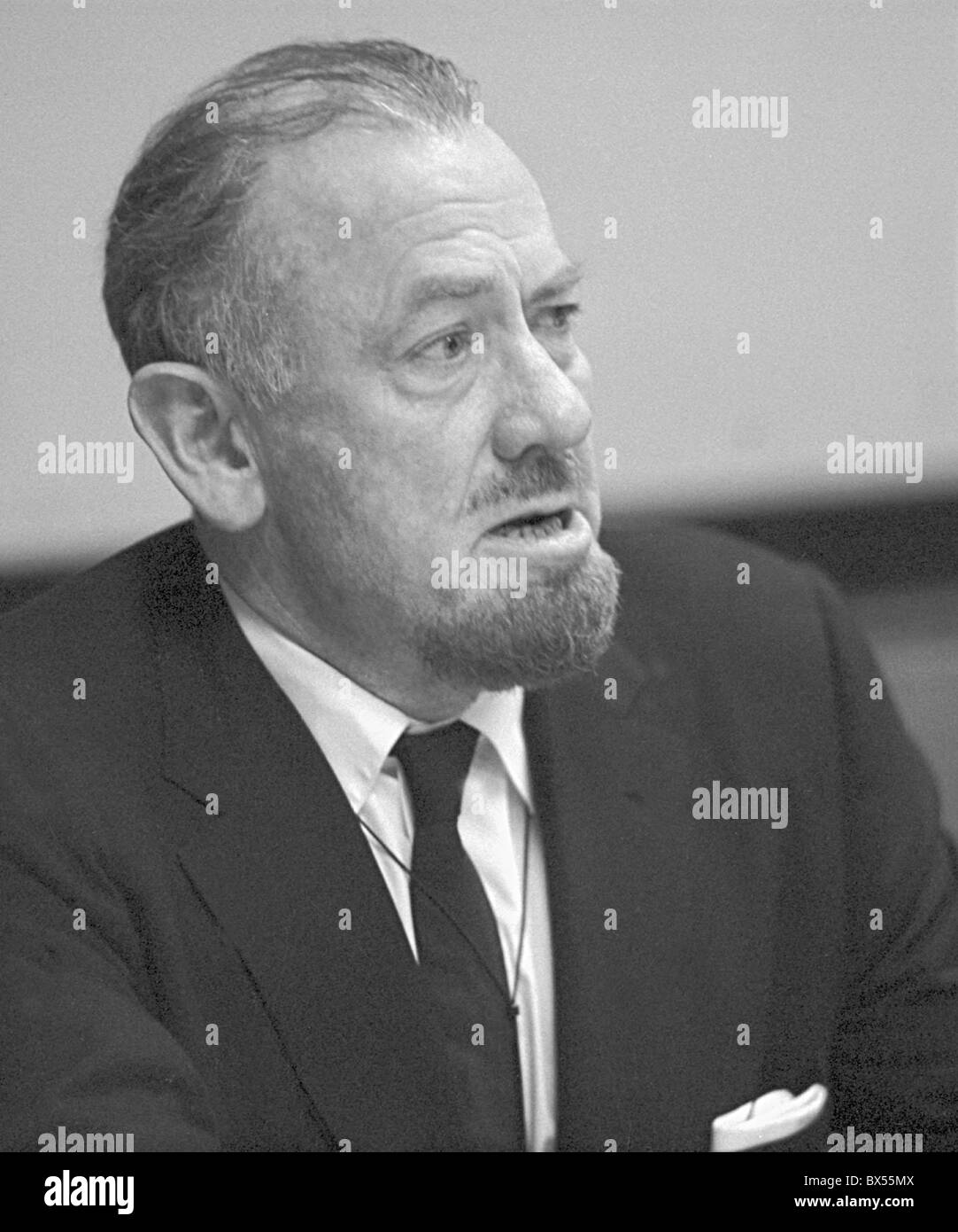 Lauréat du Prix Nobel américain John Steinbeck lors de sa visite à Prague, en octobre 1962. CTK Karel Mevald/Photo Banque D'Images