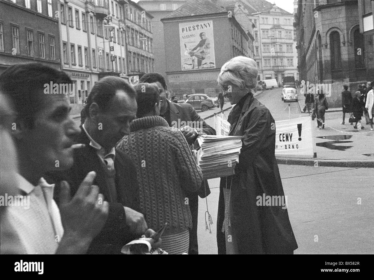 Journal, nouvelles, l'information, de distribution, de bénévolat, de protestation, Brno Banque D'Images