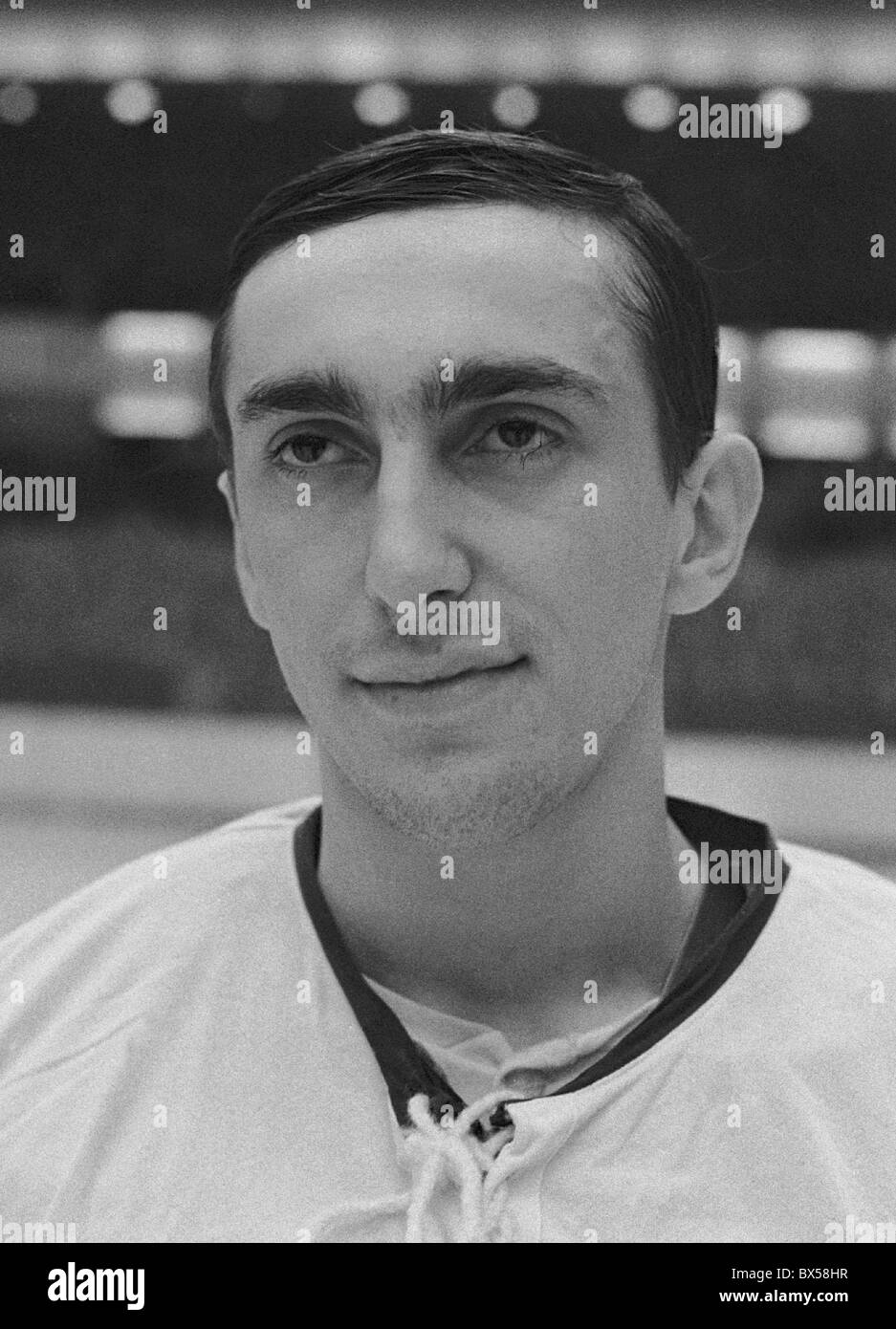 Joueur de hockey sur glace tchécoslovaque (gardien de but) Jiri Holecek, mars 1967. Photo/CTK Jiri Krulis Banque D'Images