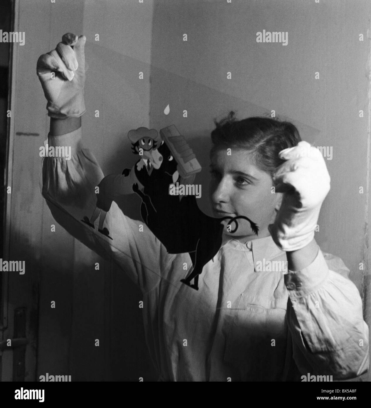 La Tchécoslovaquie en 1947. Film d'animation les employés travaillent sur l'histoire animée en studio de cinéma. CTK Photo Vintage Banque D'Images