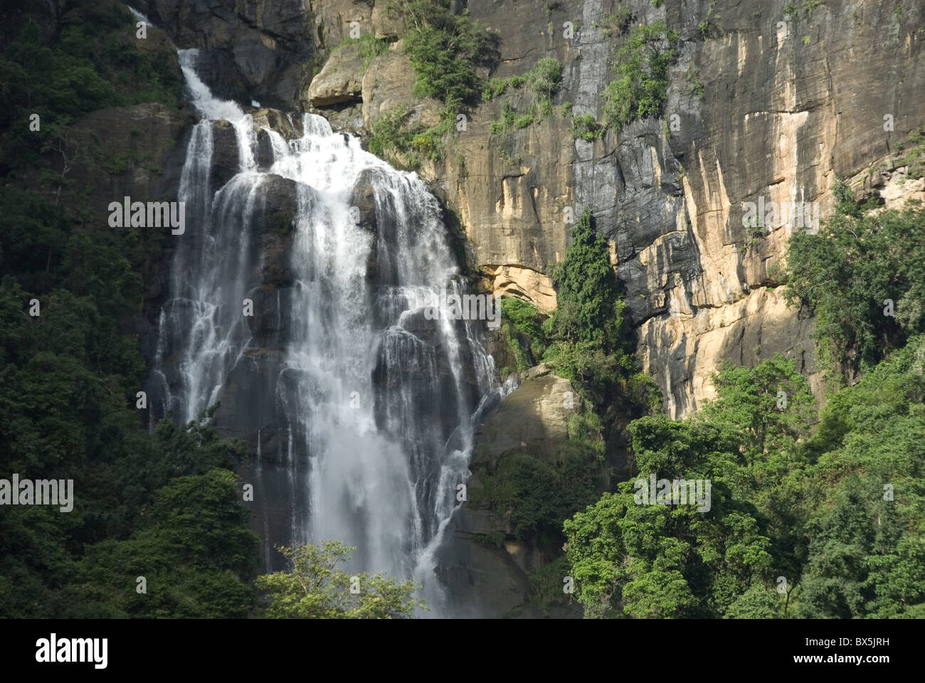 Rawana Falls, Ella Gap, Hill Country, au Sri Lanka, en Asie Banque D'Images