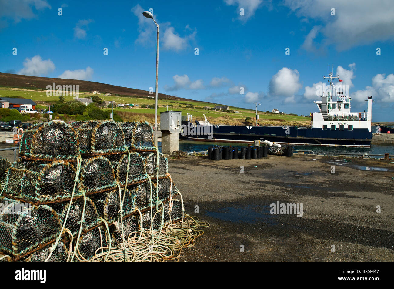 dh ROUSAY ORKNEY Fish Creels Island ferry à Rousay Pier scotland isle Banque D'Images