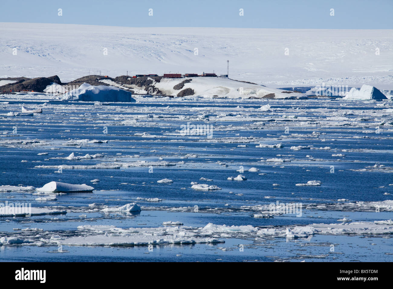 Station de recherche, Dumont d'Urville, l'Ile des pétrels, Antarctique, les régions polaires Banque D'Images