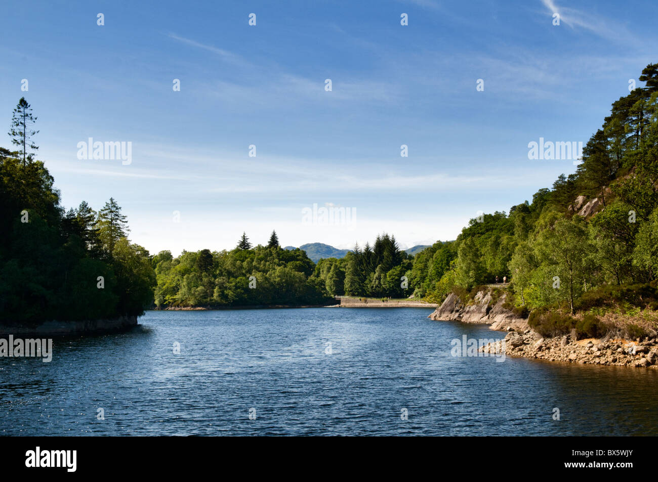 Le magnifique Loch Katrine, partie de la parc national du Loch Lomond et des Trossachs, district de Stirling, Écosse prises l'été Banque D'Images