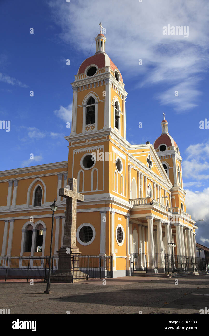 Cathédrale de Granada, parc Colon, Park Central, Granada, Nicaragua, Amérique Centrale Banque D'Images