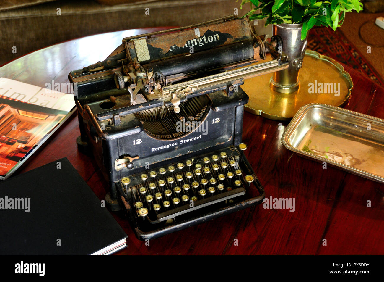 Une vieille machine à écrire mécanique de style, Remington Standard. Banque D'Images