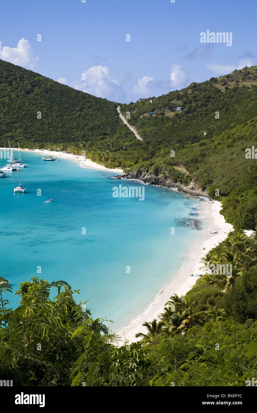 Yachts ancrés dans la baie White, île de Jost Van Dyck, îles Vierges britanniques, Antilles, Caraïbes, Amérique Centrale Banque D'Images