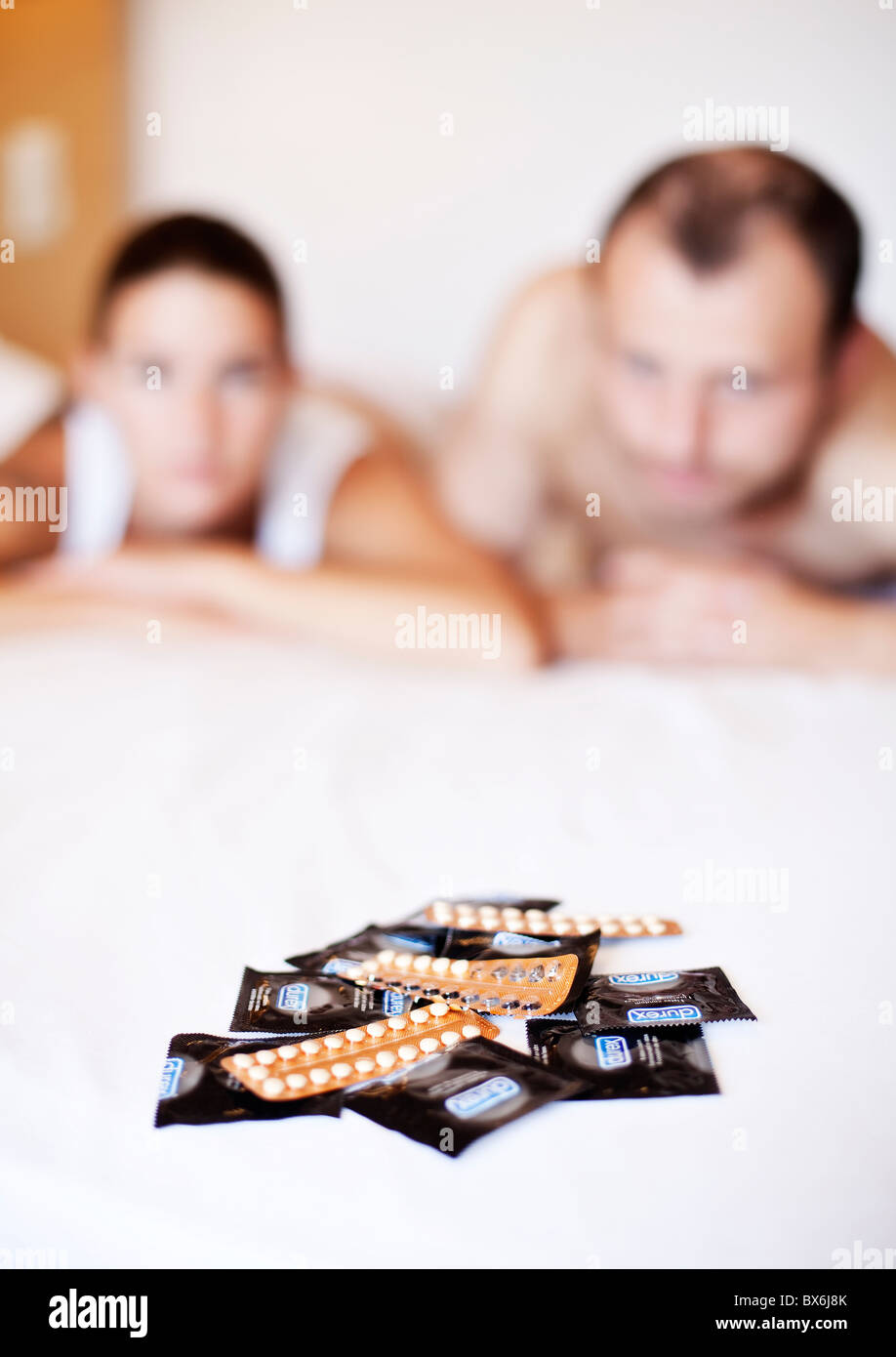 La pilule, pilule anticonceptionnelle, condom Banque D'Images