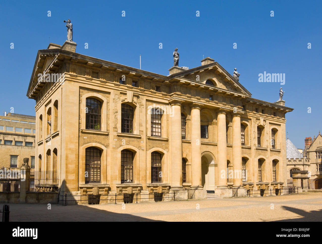 Le Clarendon bâtiment construit par Nicholas Hawksmoor en 1711, rue Large, Oxford, Oxfordshire, Angleterre, Royaume-Uni, Europe Banque D'Images
