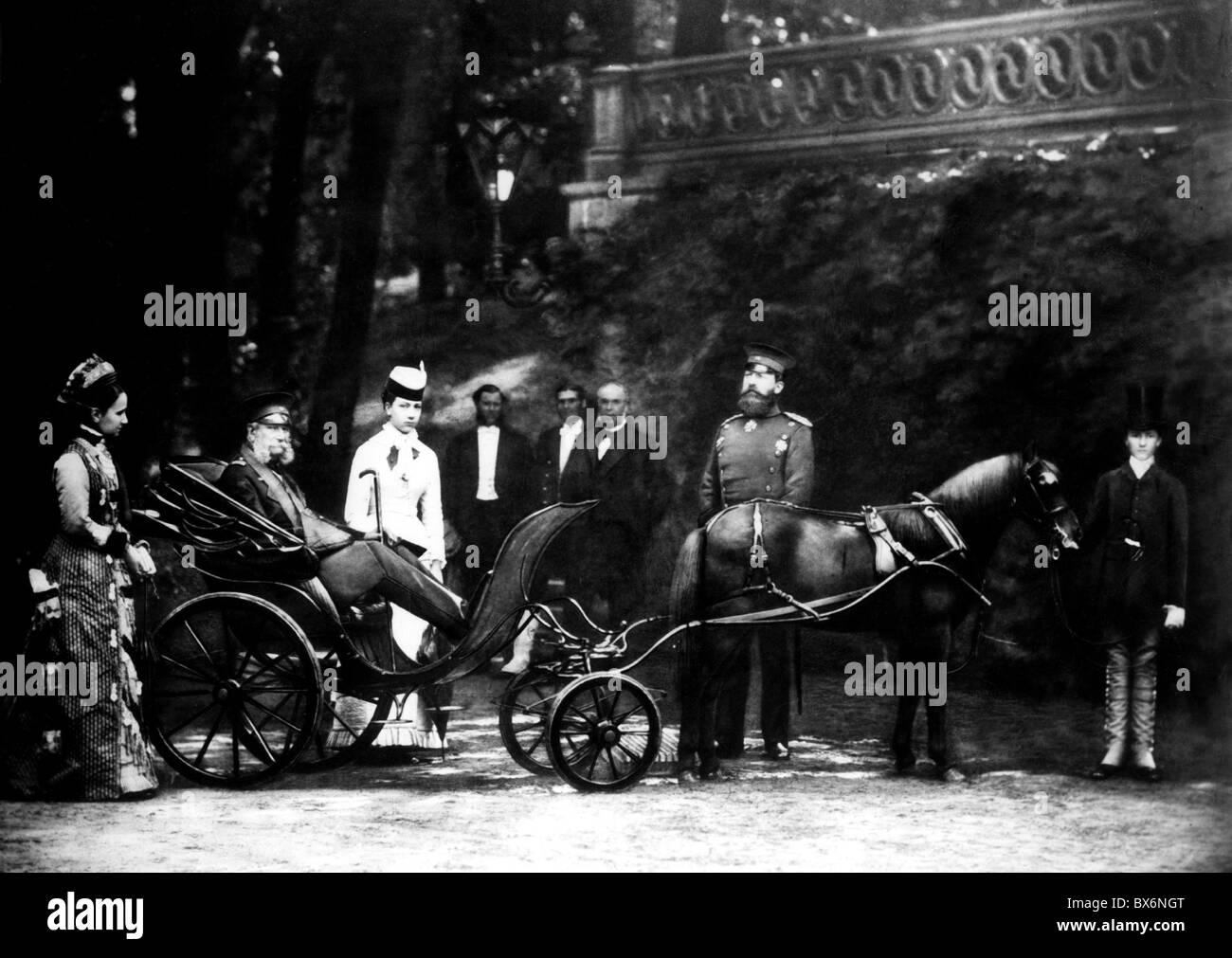 Wilhelm I, 22.3.1797 - 9.3.1888, Empereur allemand 1871 - 1888, photo de groupe, en calèche, avec Luise Marie, Grande duchesse de Baden, la princesse Adelaïde et le prince héritier Frederick William, Park, Château Babelsberg, 29.7.1878, Banque D'Images
