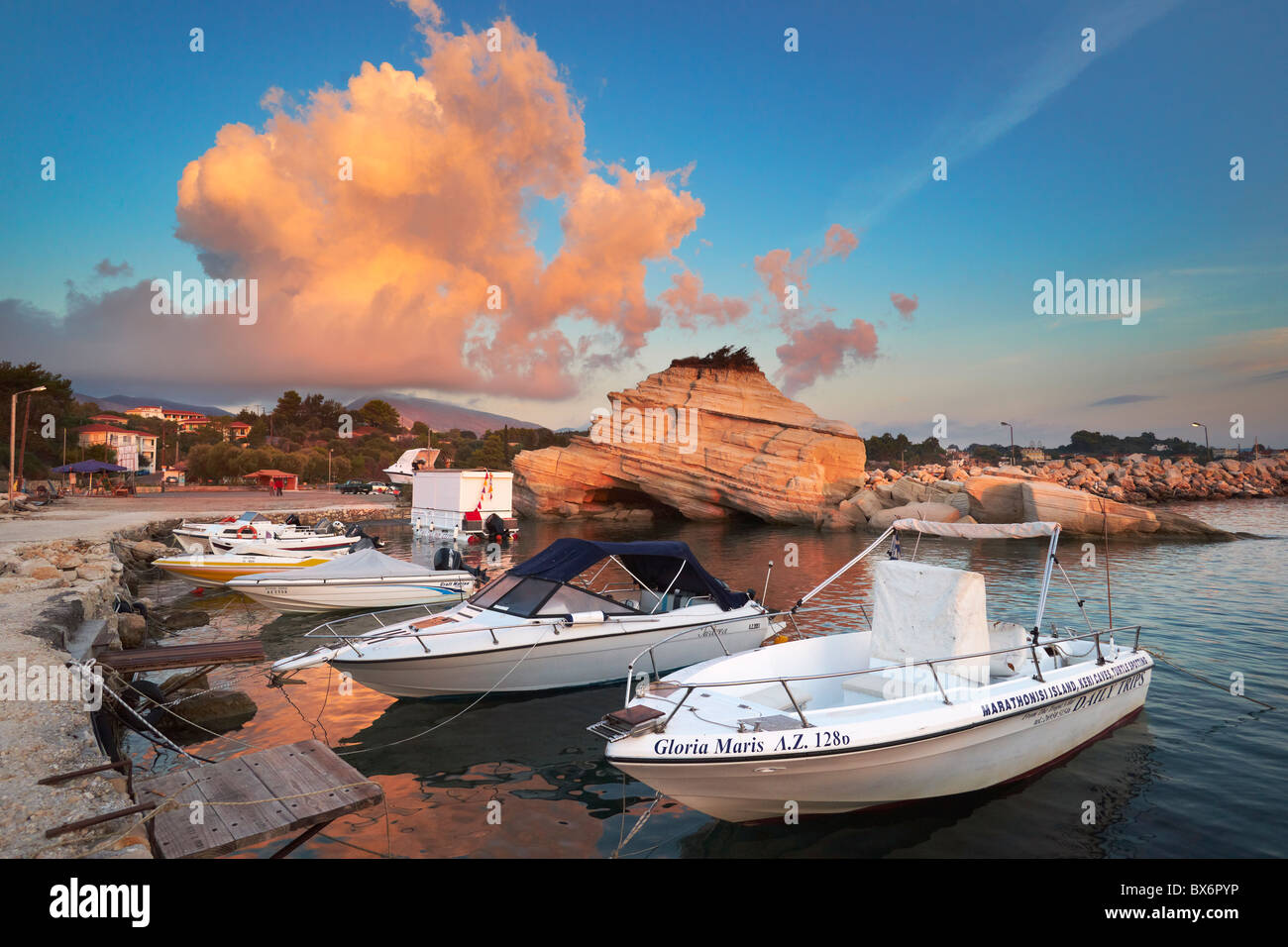 L'île de Zakynthos, Grèce - Mer Ionienne, bateau de pêche port à Laganas Banque D'Images