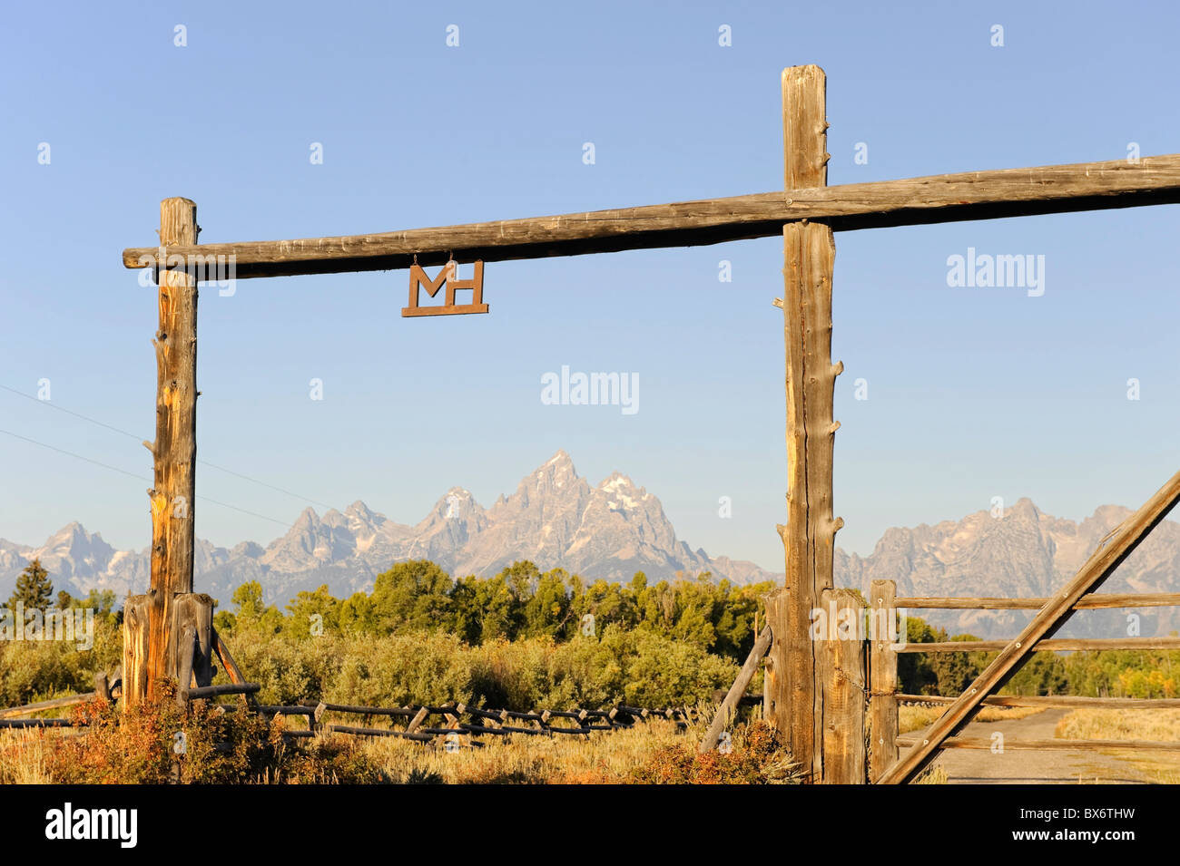 Ranch Gate et Teton Mountain Range, Grand Teton National Park, Wyoming, USA Banque D'Images