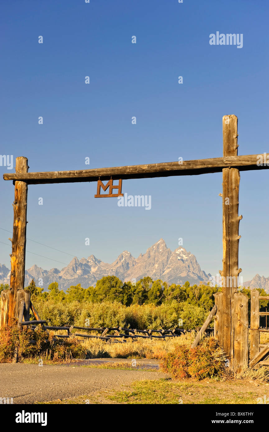 Ranch Gate et Teton Mountain Range, Grand Teton National Park, Wyoming, USA Banque D'Images