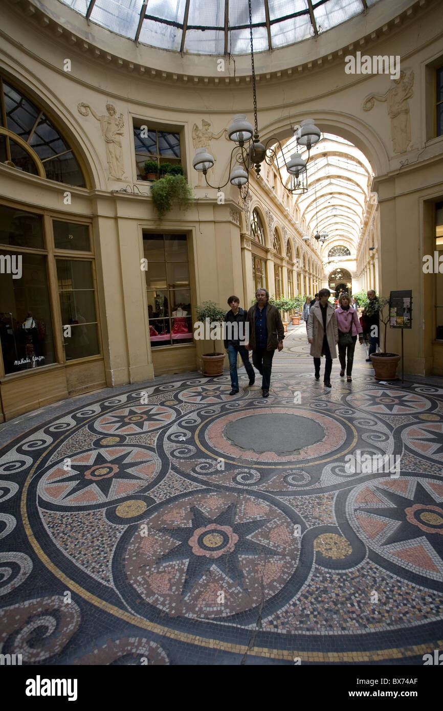 Sol de mosaïque dans la galerie vivienne Banque D'Images