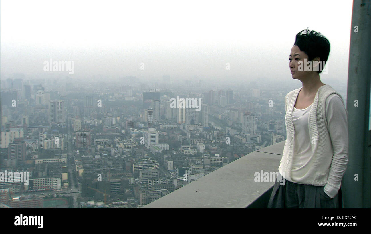 24 CITY (2008) ER SHI SI CHENG JI (ALT) Jia Zhang Ke (DIR) TAO ZHAO 001 COLLECTION MOVIESTORE LTD Banque D'Images