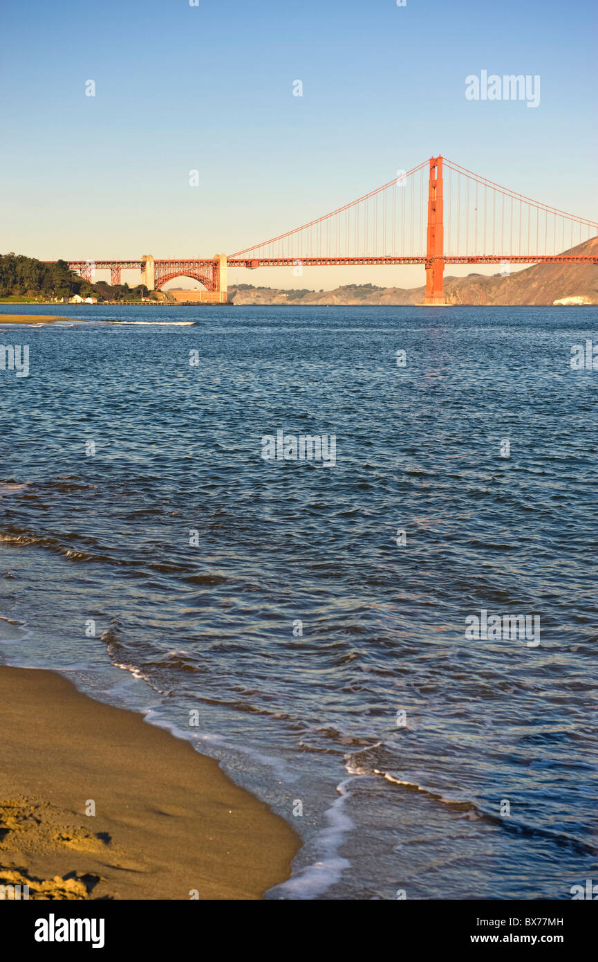 États-unis, Californie, San Francisco, Golden Gate Bridge et Presidio Beach Park Banque D'Images