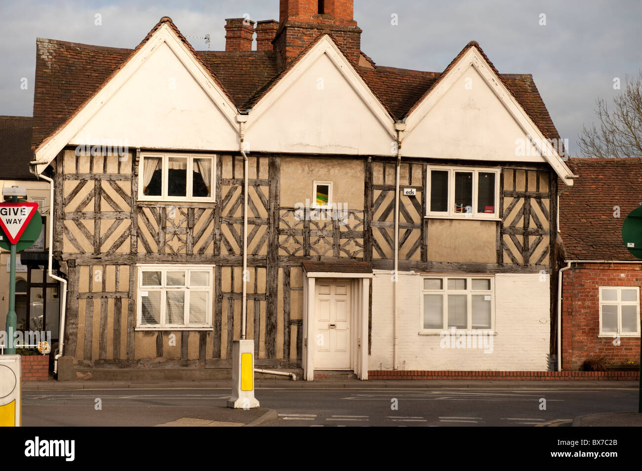 Vieux bâtiment tudor Knowle UK Banque D'Images