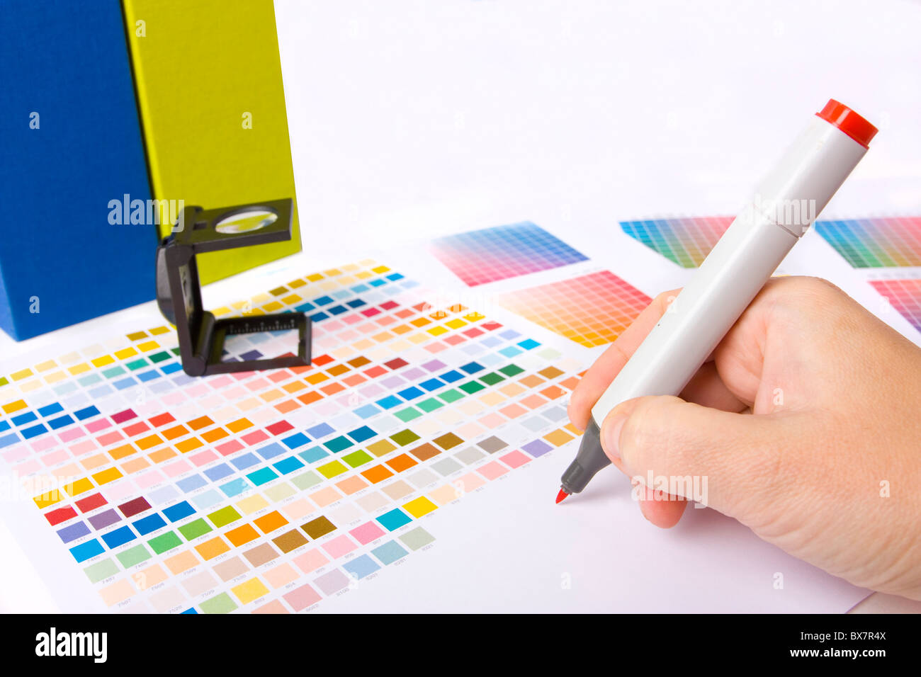 Designer graphique, imprimante ou avec des couleurs du nuancier ilustrator Banque D'Images