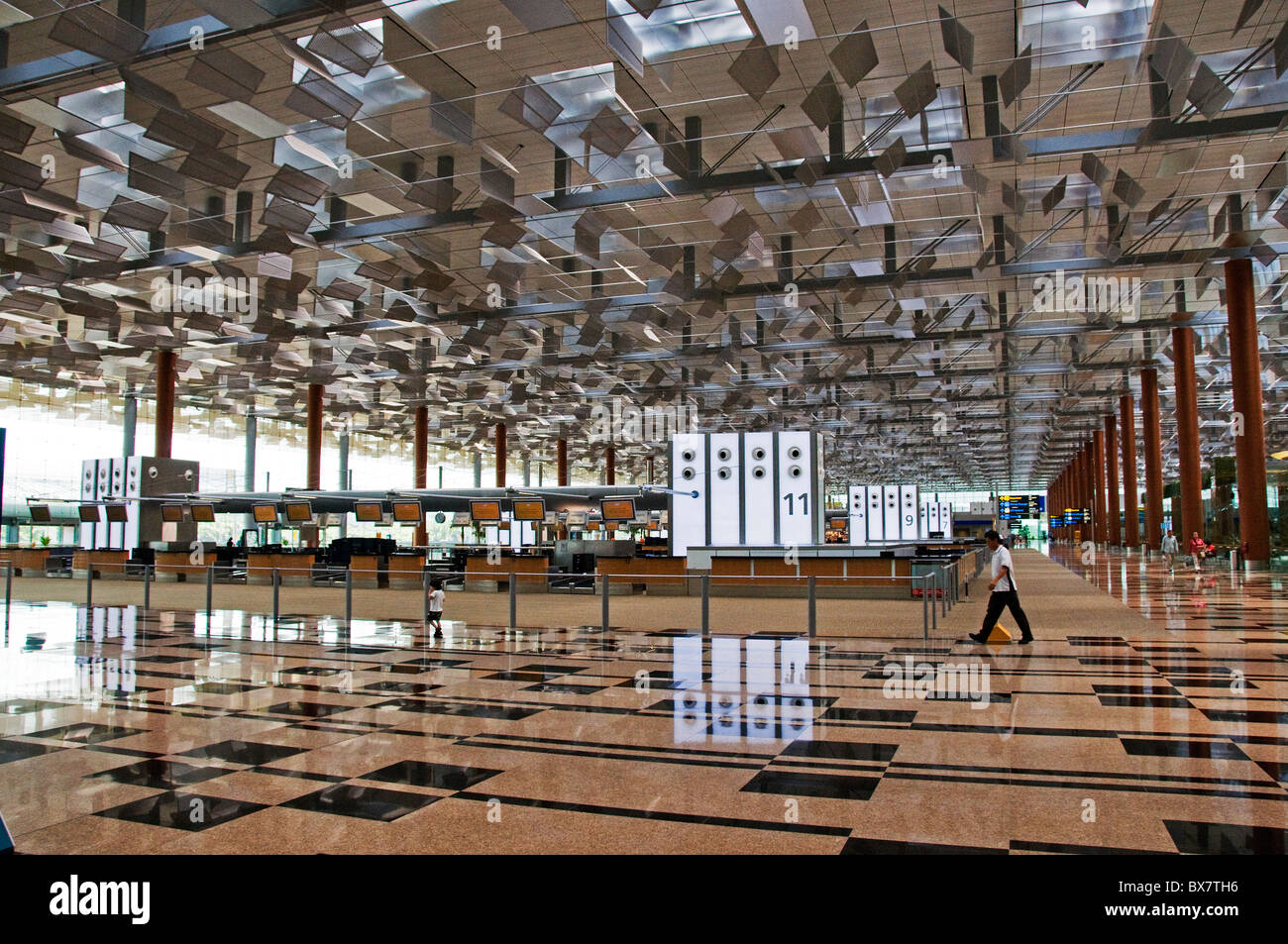 Intérieur de nouveau terminal de l'aéroport de Changi moderne en Asie du Sud-Est, Singapour Banque D'Images