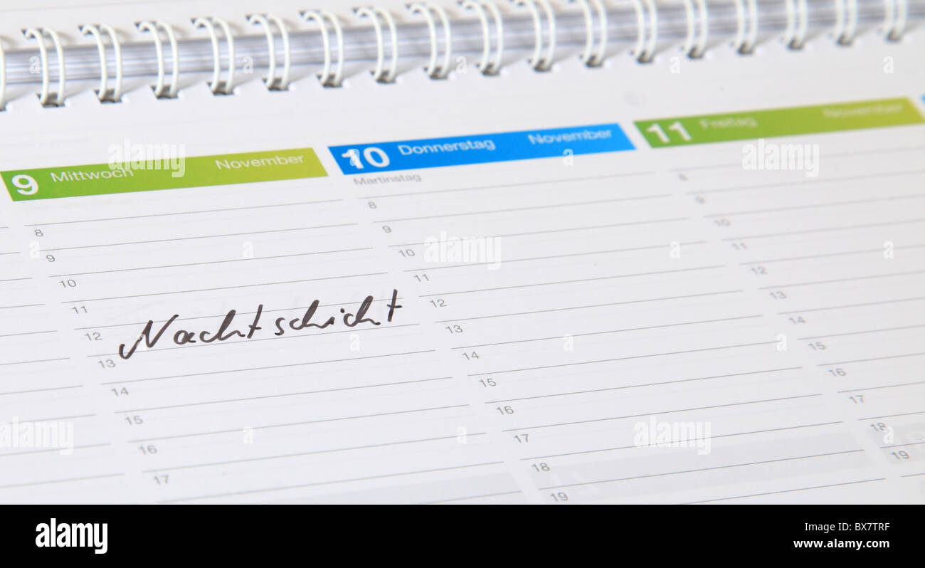 Un calendrier standard. Le terme allemand Nachtschicht est marquée. (Anglais : Quart de nuit) Banque D'Images