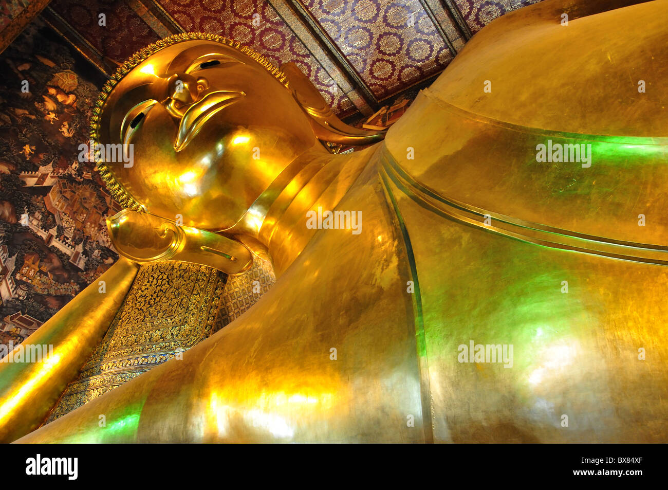 Le Bouddha couché, Wat Pho, Temple de l'île Rattanakosin, Bangkok, Thaïlande Banque D'Images