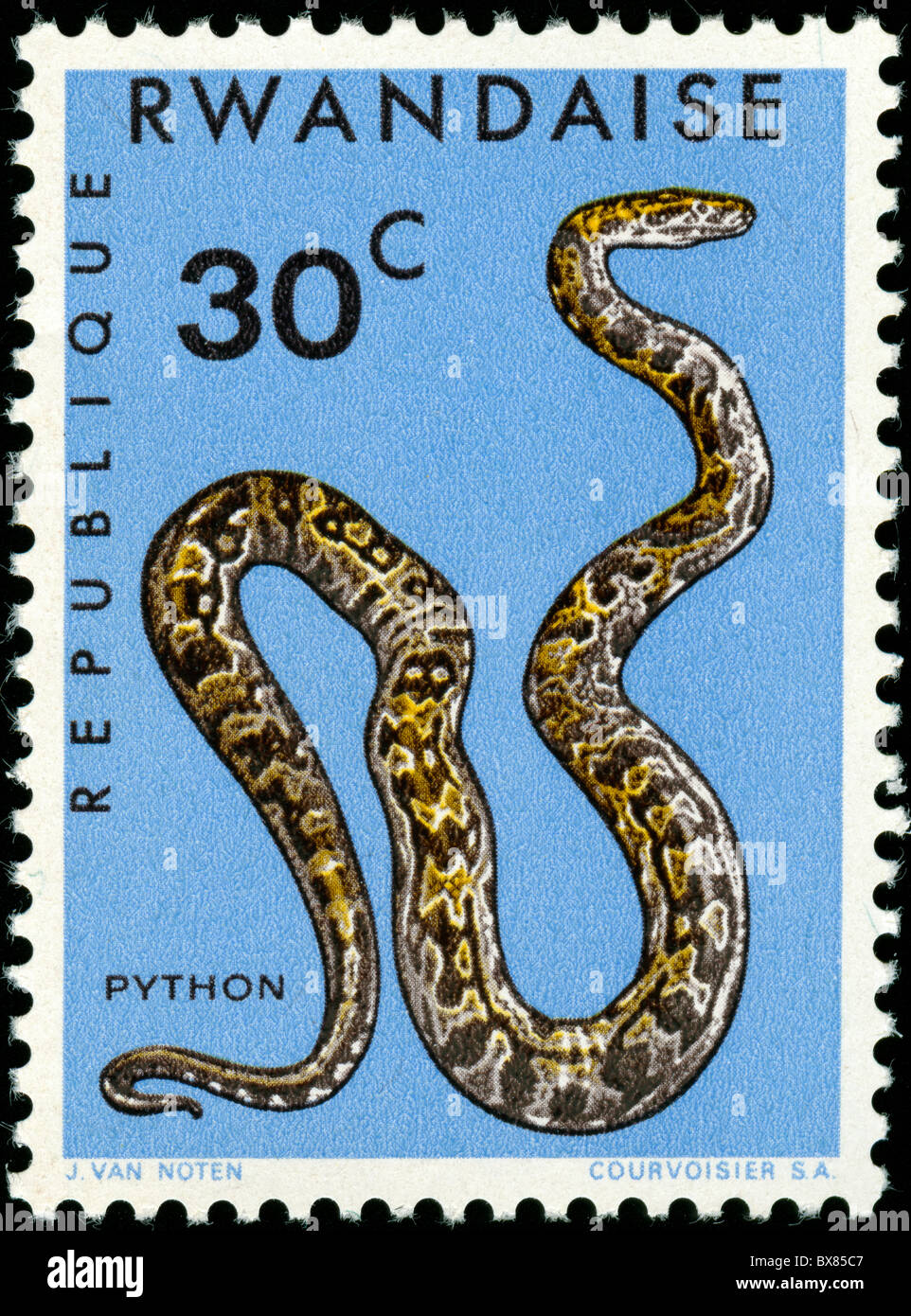 Numérisation haute résolution de vieux timbres en provenance du Rwanda sur fond noir. Banque D'Images