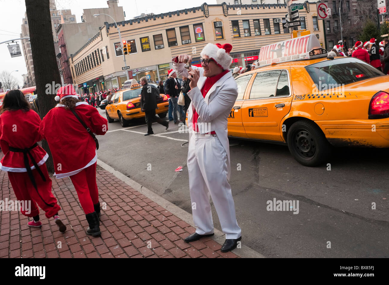 New York, NY - 11 décembre 2010 Santacon ©Stacy Walsh Rosenstock/Alamy Banque D'Images