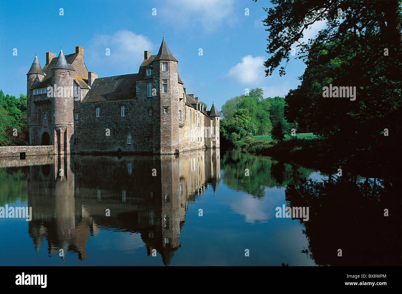 France, Bretagne, Morbihan, forêt de Paimpont, Brocéliande, le château de Trécesson Banque D'Images