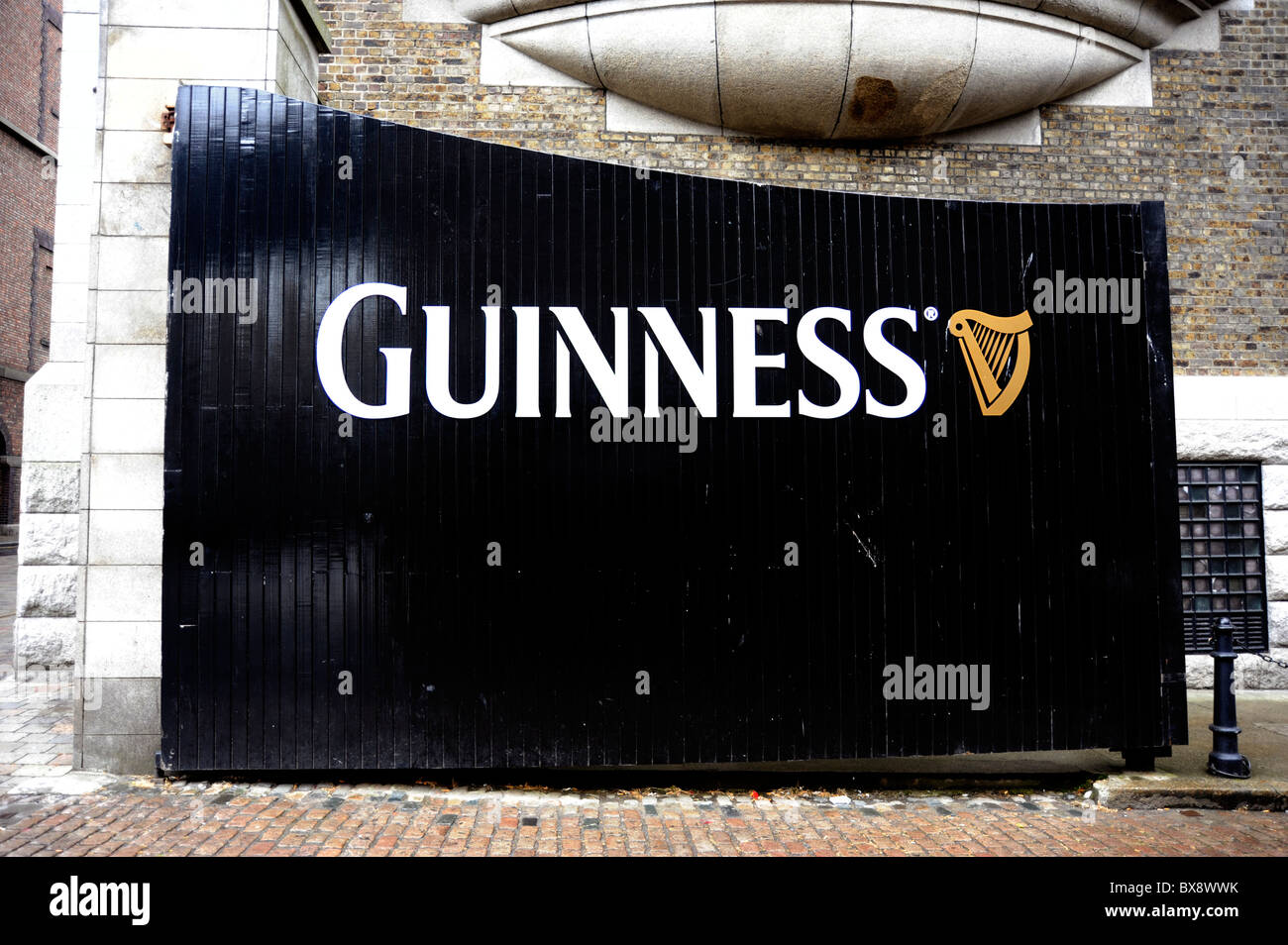 La porte de la Guinness Storehouse, Dublin, Irlande Banque D'Images