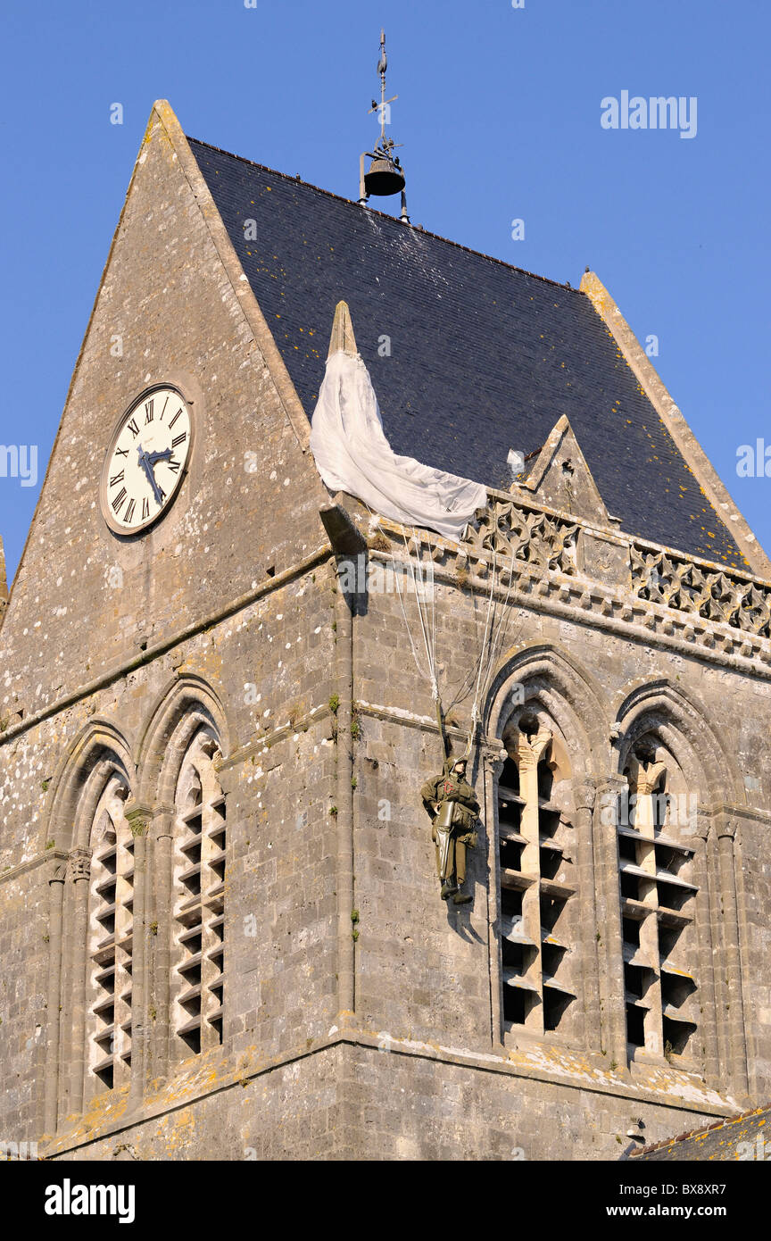 Clocher de SainteMèreEglise, célèbre monument de DDay le 6 juin 1944