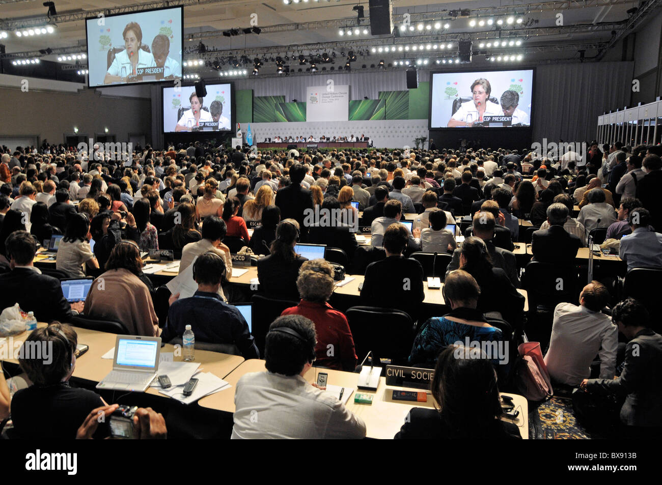 Des représentants de 194 nations se réunissent lors de la conférence des Nations Unies sur le climat à Cancun, au Mexique. Banque D'Images