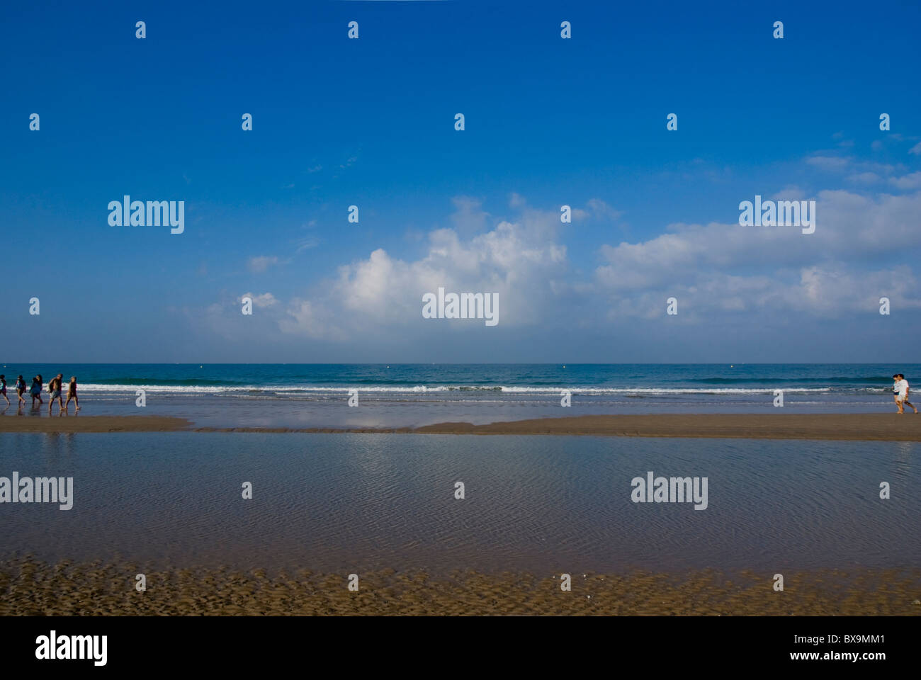 Cadix, sur la plage Playa de La Victoria Banque D'Images