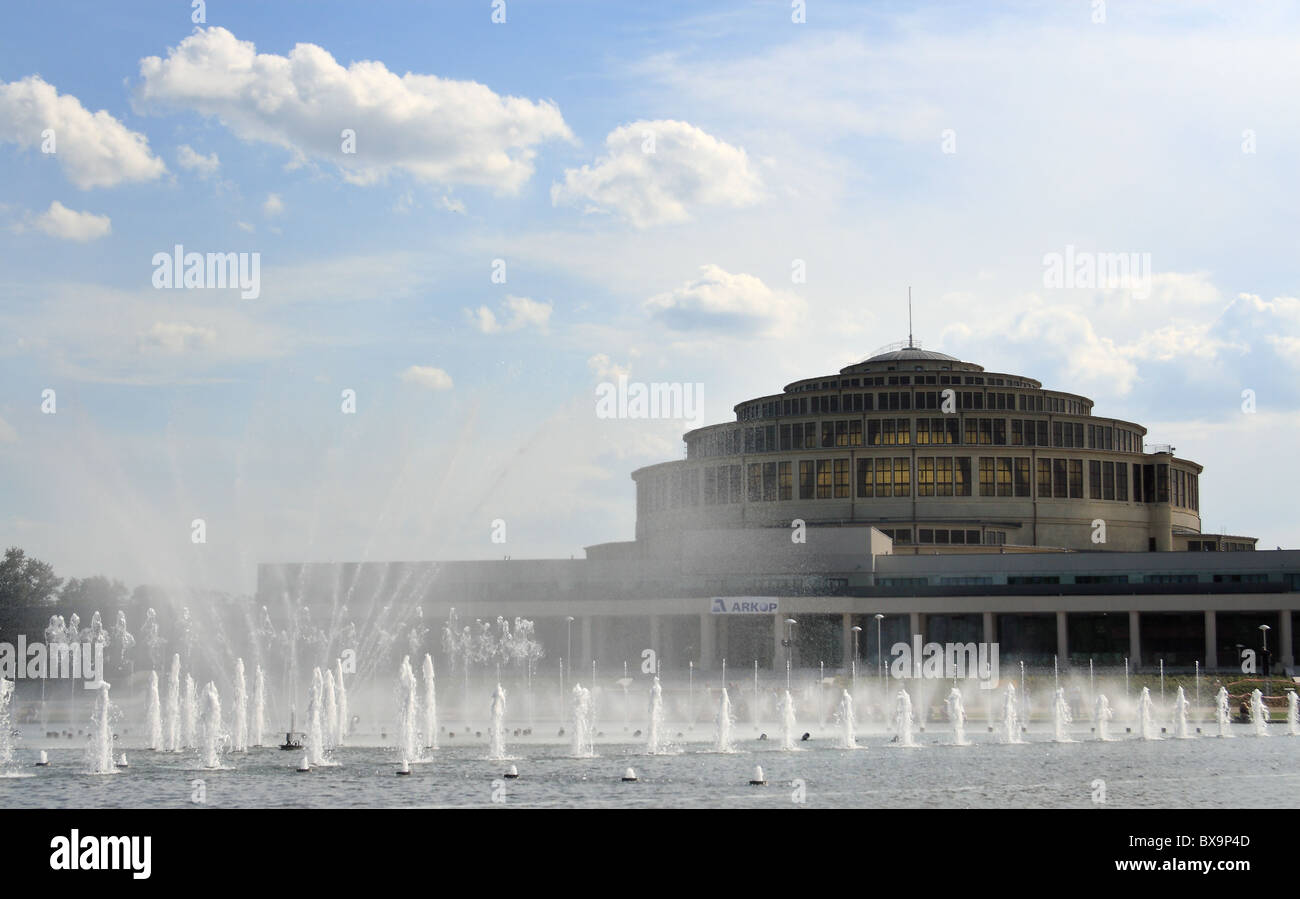 Fontaine multimédia et Centennial Hall. Wroclaw, la Basse Silésie, Pologne. Banque D'Images